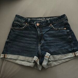 American Eagle Mom Short